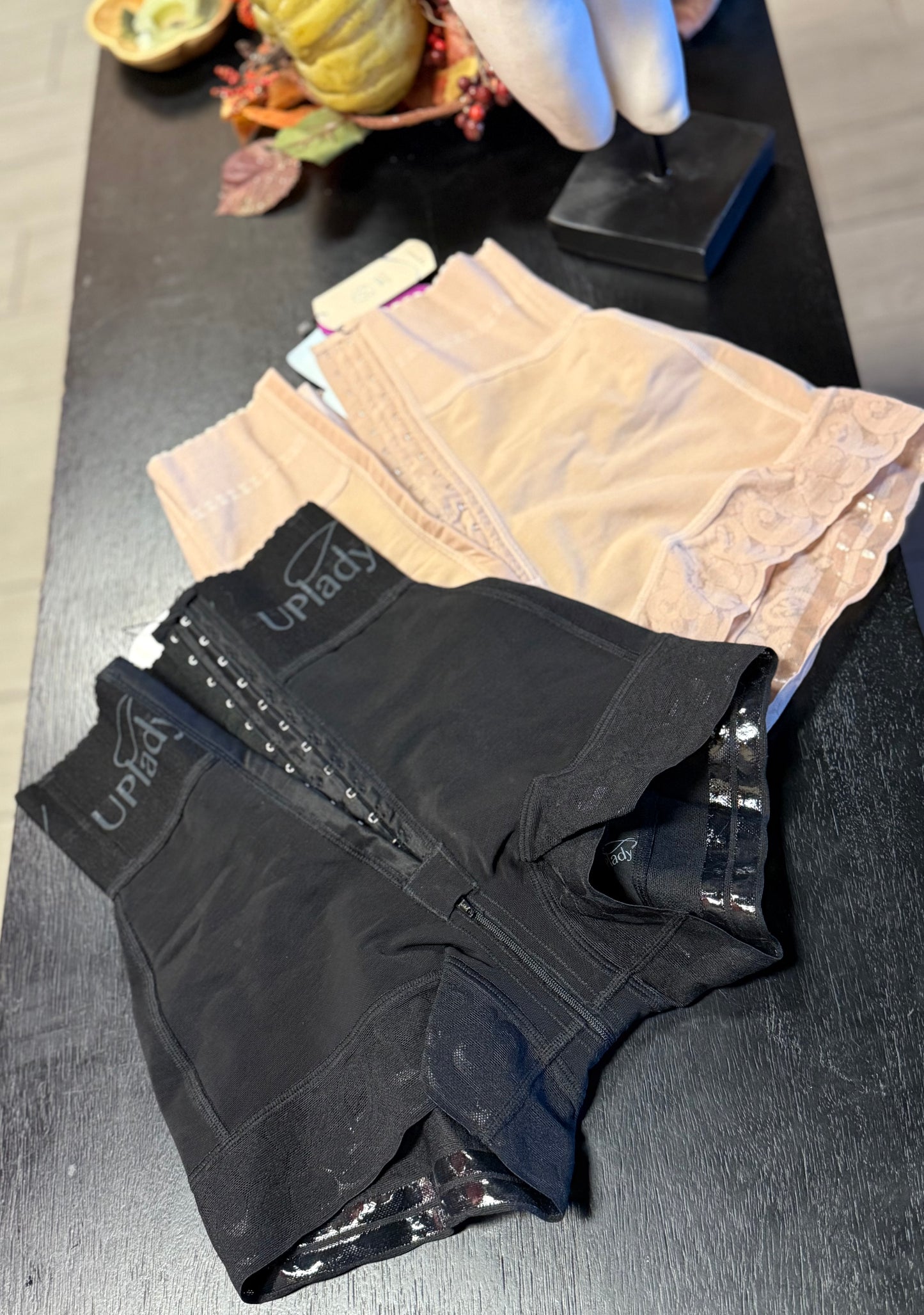 Cachetero corte al obligo- panty glúteo- booty shorts