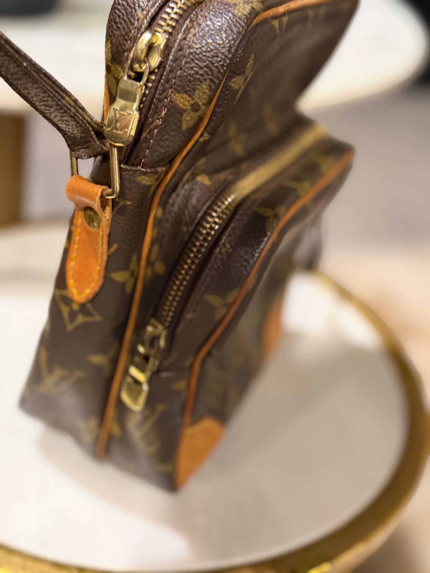 LV Amazone